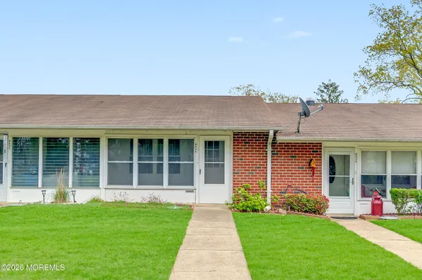 Property Slideshow image 2 of 22 | 843d inverness ct d, Lakewood, NJ, 08701