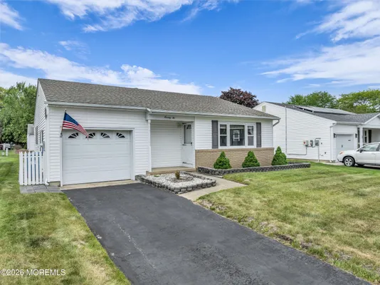 Property Slideshow image 2 of 21 | 72 westbrook dr, Toms River, NJ, 08757