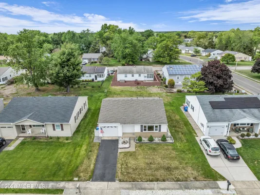 Property Slideshow image 3 of 21 | 72 westbrook dr, Toms River, NJ, 08757