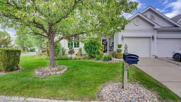 Property Slideshow image 3 of 38 | 1 kingston ct, Monroe, NJ, 08831