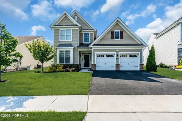 Property Slideshow image 2 of 31 | 27 flagstone ct, Freehold, NJ, 07728