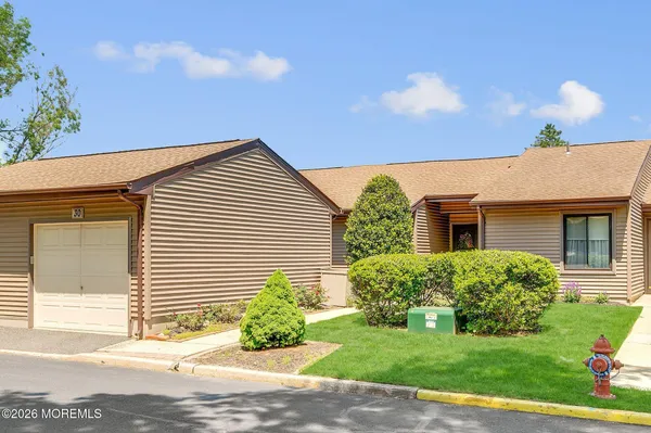 Property Slideshow image 3 of 22 | 30 concord ct, Red Bank, NJ, 07701