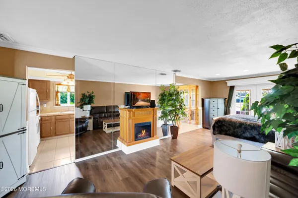 Property Slideshow image 3 of 25 | 6 heywood ct, Brick, NJ, 08724