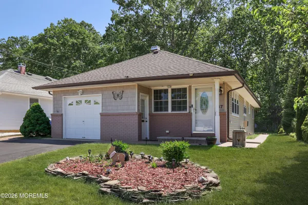 Property Slideshow image 3 of 25 | 67 mount matterhorn ln, Toms River, NJ, 08753