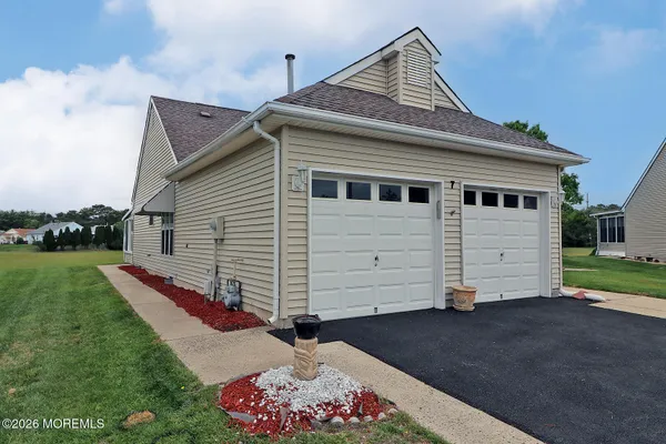 Property Slideshow image 3 of 45 | 7 alton ct, Toms River, NJ, 08757