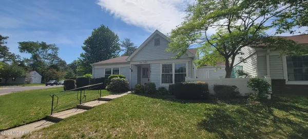 Property Slideshow image 2 of 14 | 539a warwick ct, Manchester, NJ, 08759