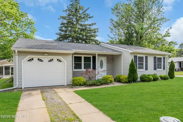 Property Slideshow image 2 of 29 | 49 chelsea dr 73, Whiting, NJ, 08759