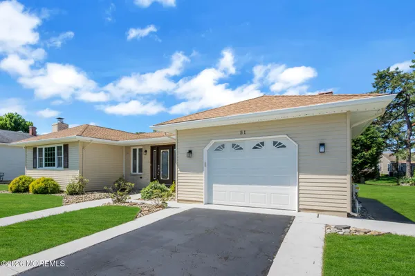 Property Slideshow image 3 of 40 | 51 trent dr, Toms River, NJ, 08757
