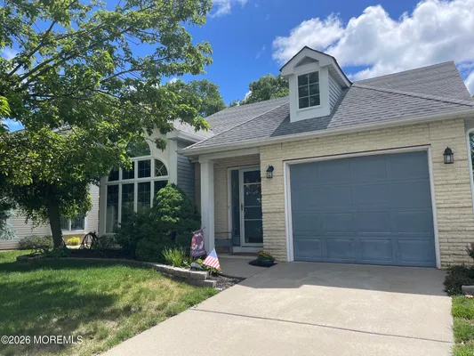 Property Slideshow image 2 of 20 | 2231 s chanticleer ct, Toms River, NJ, 08755