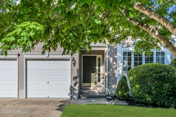 Property Slideshow image 3 of 50 | 5 shadow creek ct, Jackson, NJ, 08527