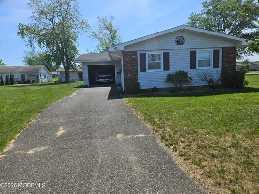 Property Slideshow image 2 of 18 | 5 spenser ct, Brick, NJ, 08724