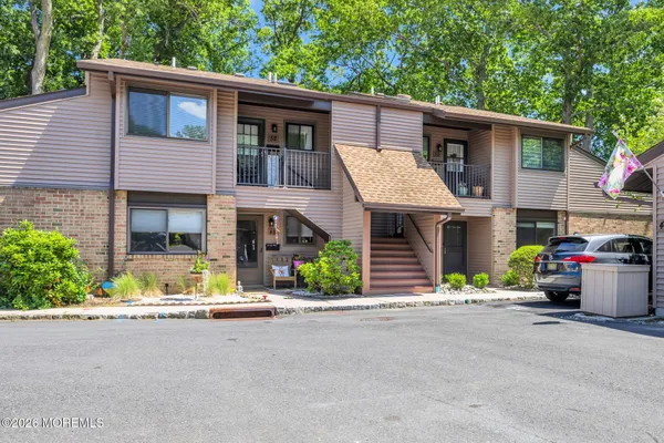 Property Slideshow image 2 of 28 | 46 friendship ct, Red Bank, NJ, 07701