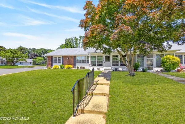 Property Slideshow image 3 of 29 | 976a aberdeen dr, Lakewood, NJ, 08701