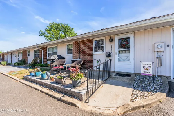Property Slideshow image 3 of 25 | 1013b aberdeen dr, Lakewood, NJ, 08701