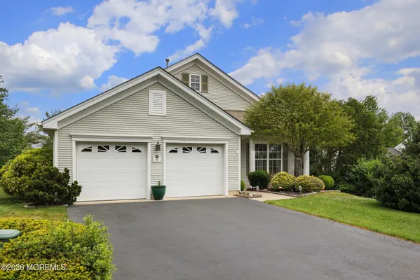 Property Slideshow image 2 of 39 | 30 gardenways ct, Lakewood, NJ, 08701