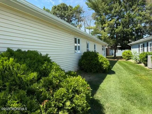 Property Slideshow image 3 of 43 | 42 lauren ln, Brick, NJ, 08723