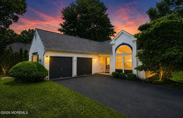 Property Slideshow image 2 of 40 | 21 tudor ct, Jackson, NJ, 08527
