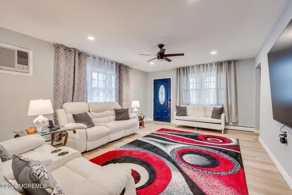 Property Slideshow image 3 of 19 | 321 curacao st, Toms River, NJ, 08757