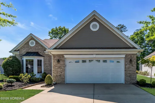 Property Slideshow image 2 of 53 | 20 hazeltine ln, Jackson, NJ, 08527