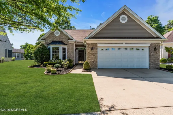 Property Slideshow image 3 of 53 | 20 hazeltine ln, Jackson, NJ, 08527