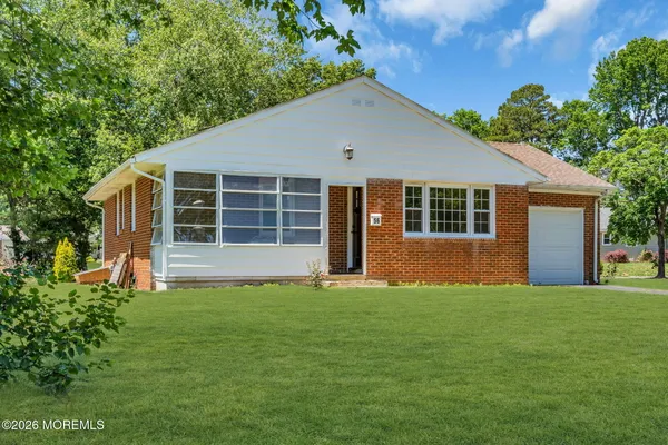 Property Slideshow image 3 of 34 | 56 bellflower ct, Toms River, NJ, 08755
