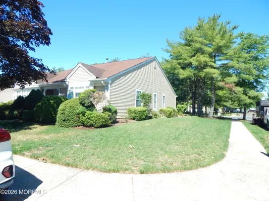 Property Slideshow image 3 of 3 | 1173b thornbury ln, Manchester, NJ, 08759