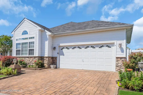 Property Slideshow image 3 of 54 | 5 ferrara ct, Manchester, NJ, 08759