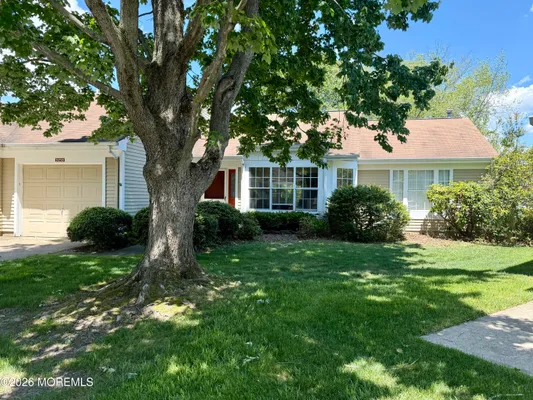Property Slideshow image 2 of 33 | 925b liverpool cir b, Manchester, NJ, 08759