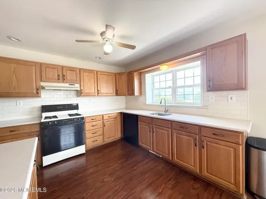 Property Slideshow image 2 of 34 | 11 rocky hill rd, Manahawkin, NJ, 08050