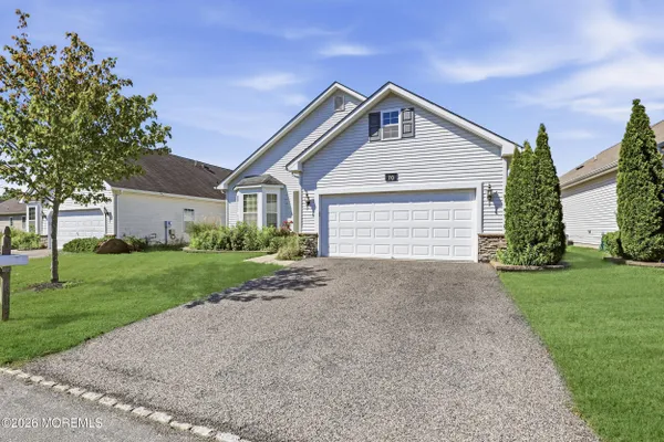 Property Slideshow image 2 of 25 | 70 eagle ridge cir, Lakewood, NJ, 08701