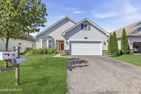 Property Slideshow image 3 of 25 | 70 eagle ridge cir, Lakewood, NJ, 08701