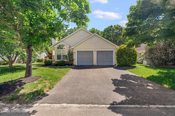 Property Slideshow image 2 of 49 | 53 skyline dr, Lakewood, NJ, 08701