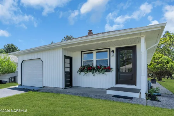 Property Slideshow image 2 of 35 | 404 jamaica blvd, Toms River, NJ, 08757