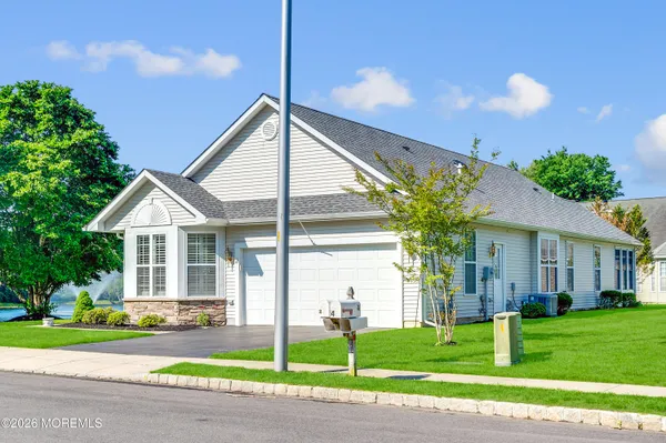 Property Slideshow image 2 of 32 | 2 lake ridge blvd, Whiting, NJ, 08759