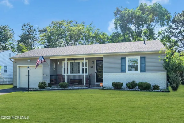 Property Slideshow image 3 of 24 | 10 york st, Toms River, NJ, 08757