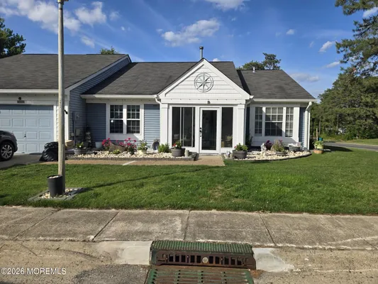 Property Slideshow image 2 of 17 | 988b buckingham dr, Manchester, NJ, 08759