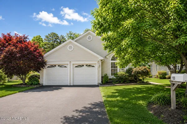 Property Slideshow image 2 of 34 | 120 skyline dr, Lakewood, NJ, 08701