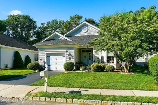 Property Slideshow image 2 of 55 | 4 april springs ct, Lakewood, NJ, 08701
