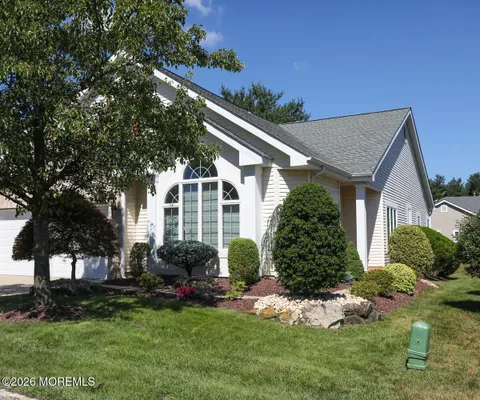 Property Slideshow image 2 of 30 | 7 sherwood dr, Jamesburg, NJ, 08831