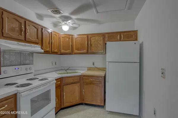 Property Slideshow image 2 of 10 | 14 independence pkwy g, Whiting, NJ, 08759