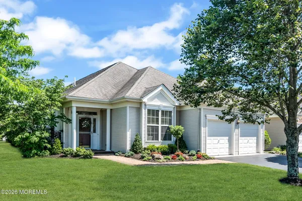 Property Slideshow image 2 of 49 | 83 huntington dr, Jackson, NJ, 08527