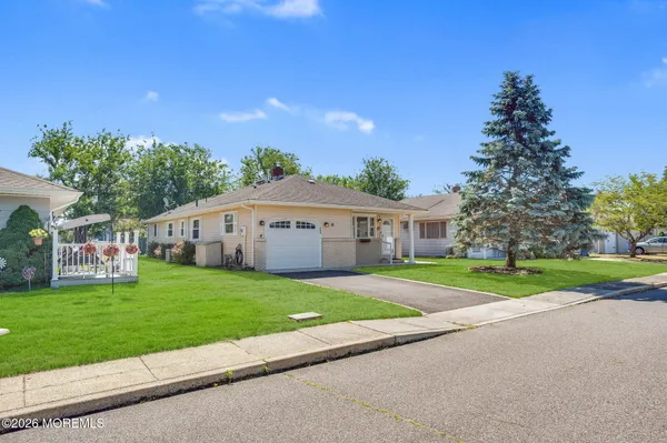 Property Slideshow image 2 of 33 | 16 goyave st, Toms River, NJ, 08757