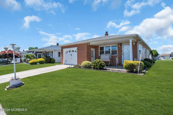 Property Slideshow image 3 of 38 | 15 capri ct, Toms River, NJ, 08757