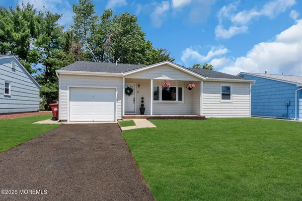 Property Slideshow image 3 of 48 | 6 coventry rd, Toms River, NJ, 08757
