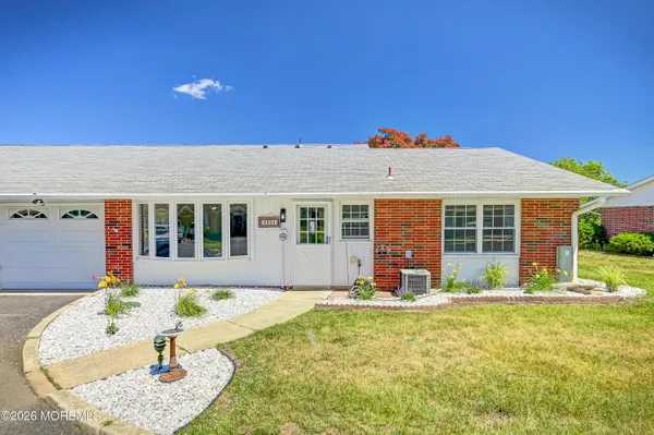Property Slideshow image 2 of 56 | 330 canterbury ct a, Lakewood, NJ, 08701