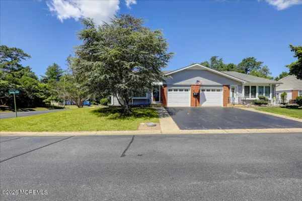 Property Slideshow image 3 of 37 | 41 hudson pkwy a, Manchester, NJ, 08759
