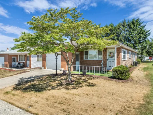 Property Slideshow image 3 of 27 | 35 puerto vallarta st, Toms River, NJ, 08757