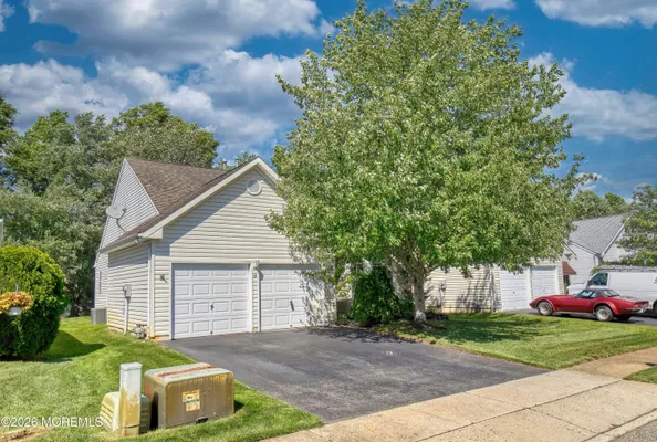 Property Slideshow image 3 of 30 | 15 morning glory ct, Brick, NJ, 08724