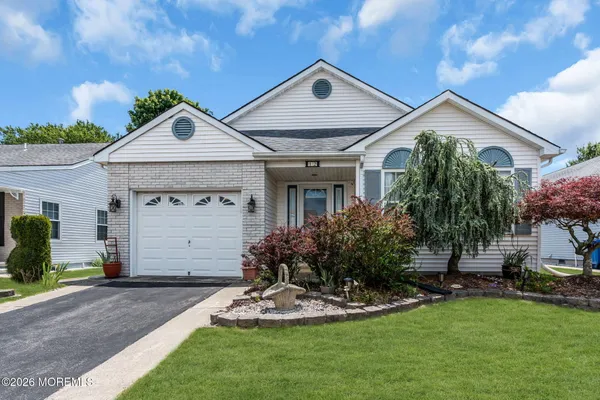 Property Slideshow image 2 of 37 | 12 blackpool way, Toms River, NJ, 08757
