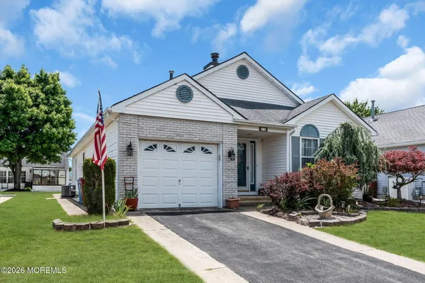 Property Slideshow image 3 of 37 | 12 blackpool way, Toms River, NJ, 08757